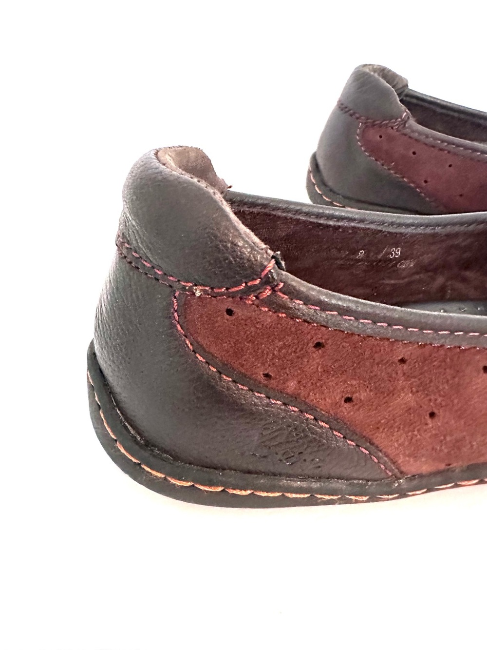 b.o.c. Women's Brown Suede & Dark Brown Leather Cross-Strap Flats Size 8 - Picture 3 of 12